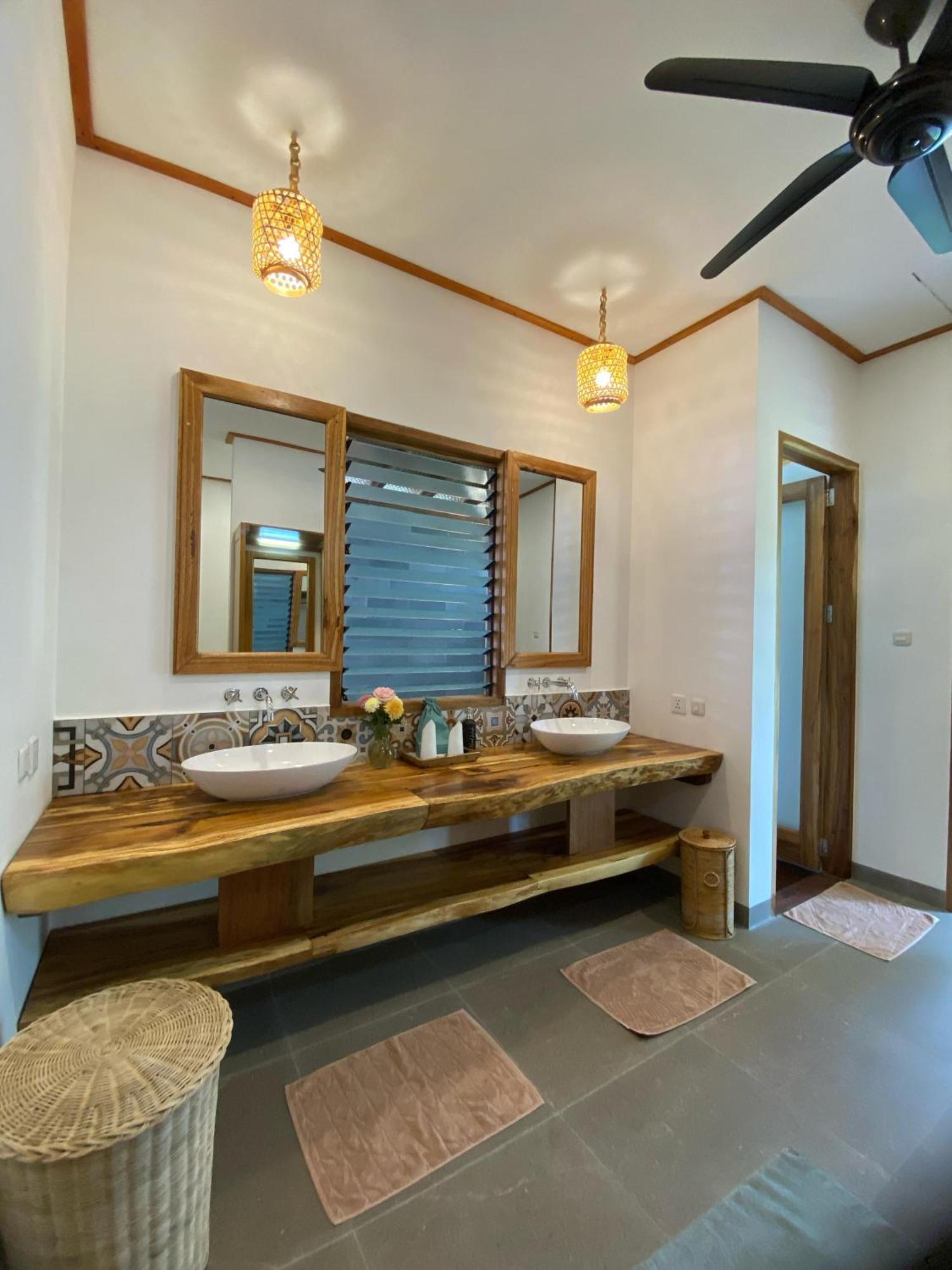 Murex Dive Resort Manado Extérieur photo